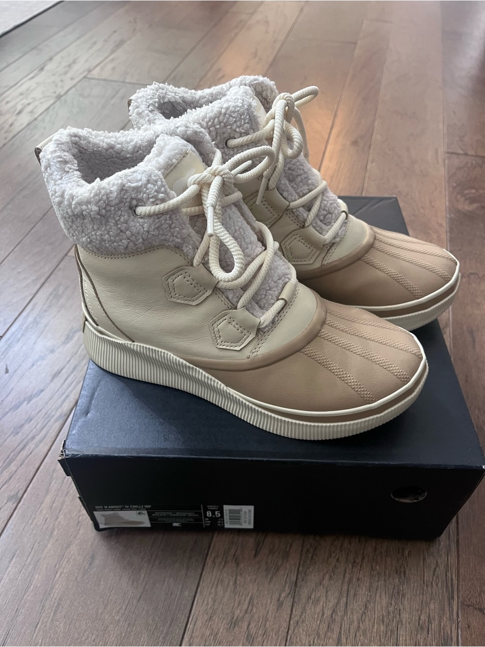 Sorel Women's Out N About IV Chillz waterproof Ankle Boots - size 8.5